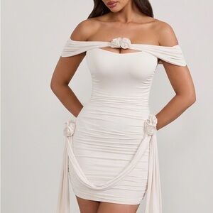 NWT Oh‎ Polly Roselle Ivory Bodycon Mini Dress Size Medium Ruched Floral Bridal